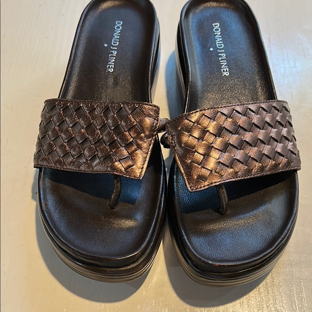 Donald J Pliner Bronze Woven Sandals Size 6